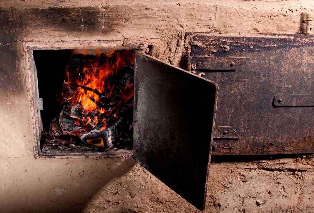 Black Walnut firewood produces limited smoke. 